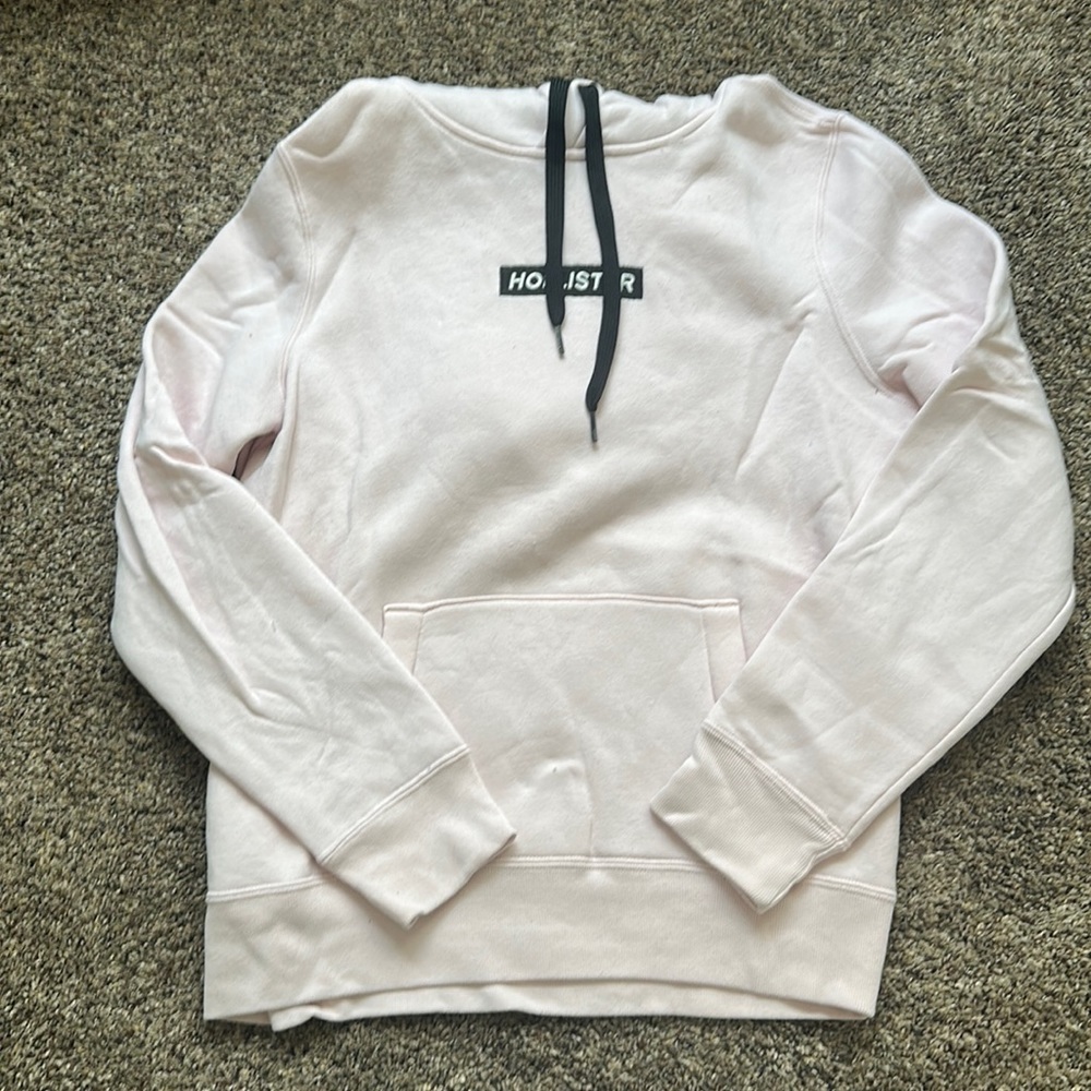 light pink hollister sweatshirt